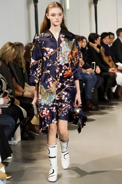 Look 32